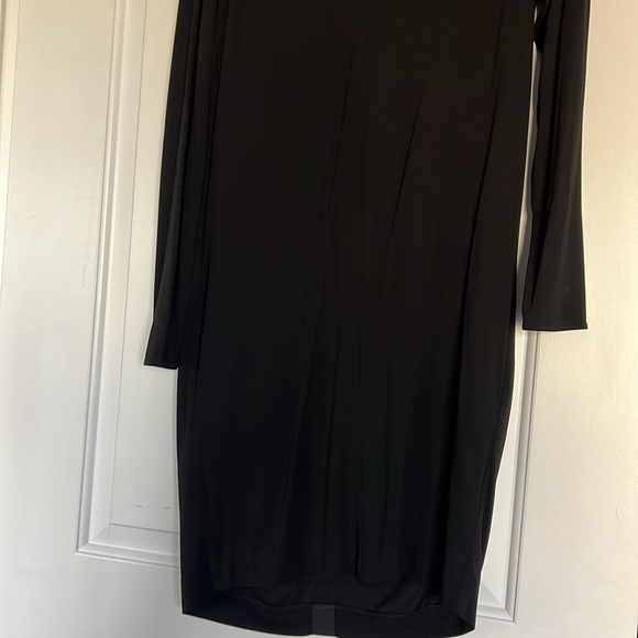 Issa low back dress , with pocket detail - Picture 5 of 9